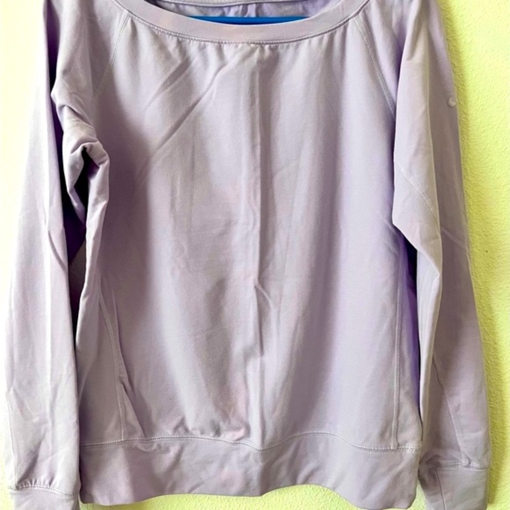 Nike dri fit scoop neck top in light purple, size small